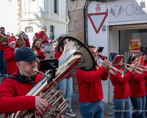 Recogida solidaria de juguetes 2023 coronado de espinas Jerez de los Caballeros semanasantajerezana 34 Recogida solidaria de juguetes 2023. Cofradía del Señor Coronado de Espinas, Jerez de los Caballeros