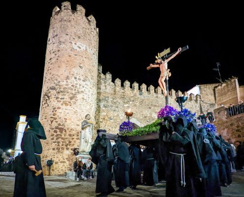 Hermandad de Penitentes del Santisimo Cristo de la Vera Cruz Lunes Santo en Jerez de los Caballeros 4 Hermandad de Penitentes del Santisimo Cristo de la Vera Cruz Lunes Santo en Jerez de los Caballeros Semanasantajerezana.com