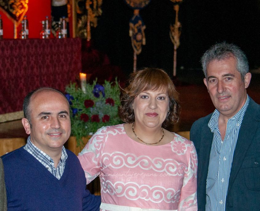 Antonia González Ramajo, candidata a la presidencia de la Junta de Cofradías de Jerez de los Caballeros Coronado de Espinas Antonia González Ramajo, candidata a la presidencia de la Junta de Cofradías de Jerez de los Caballeros, junto al Hermano Mayor del Coronado de Espinas
