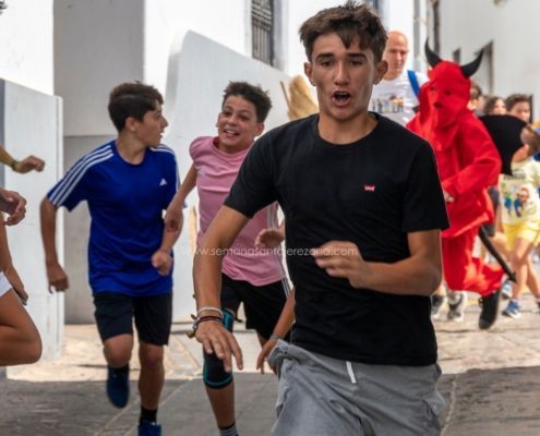 Salida y quema del rabo del Diablo 2024 en Jerez de los Caballeros 12 La tradicional salida del Diablo en Jerez de los Caballeros: un encuentro entre lo sagrado y lo profano