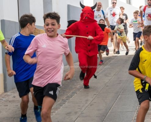Salida y quema del rabo del Diablo 2024 en Jerez de los Caballeros 13 La tradicional salida del Diablo en Jerez de los Caballeros: un encuentro entre lo sagrado y lo profano