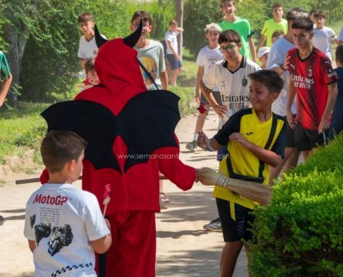 Salida y quema del rabo del Diablo 2024 en Jerez de los Caballeros 19 La tradicional salida del Diablo en Jerez de los Caballeros: un encuentro entre lo sagrado y lo profano