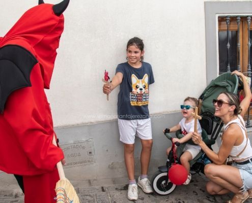 Salida y quema del rabo del Diablo 2024 en Jerez de los Caballeros 33 La tradicional salida del Diablo en Jerez de los Caballeros: un encuentro entre lo sagrado y lo profano