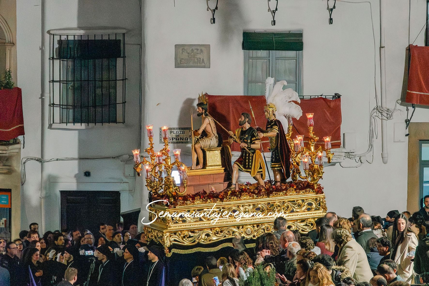 Paso del Señor Coronado de Espinas en la plaza de España 2025 semanasantajerezana Paso del Señor Coronado de Espinas en la plaza de España 2025 semanasantajerezana