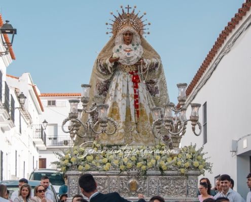 María Santísima de la Esperanza Macarena durante su salida extraordinaria al Convento Madre de Dios, 8 de junio de 2025 12 Procesión diurna histórica de la Esperanza Macarena