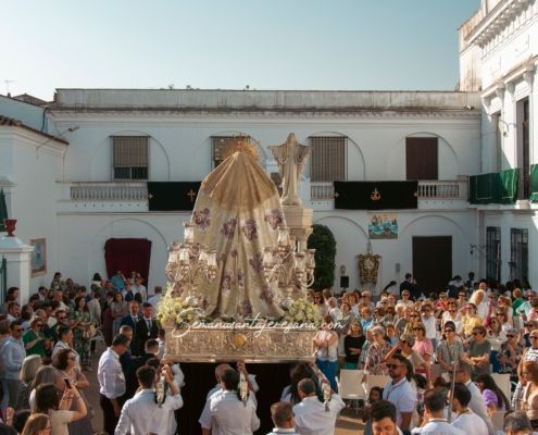 María Santísima de la Esperanza Macarena durante su salida extraordinaria al Convento Madre de Dios, 8 de junio de 2025 16 Procesión diurna histórica de la Esperanza Macarena