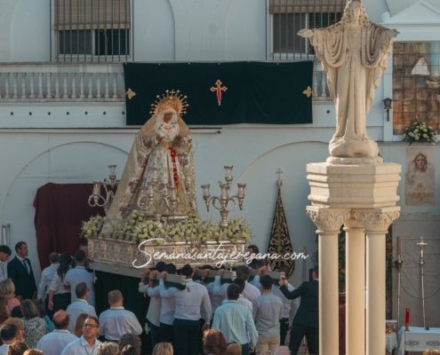 María Santísima de la Esperanza Macarena durante su salida extraordinaria al Convento Madre de Dios, 8 de junio de 2025 18 Procesión diurna histórica de la Esperanza Macarena