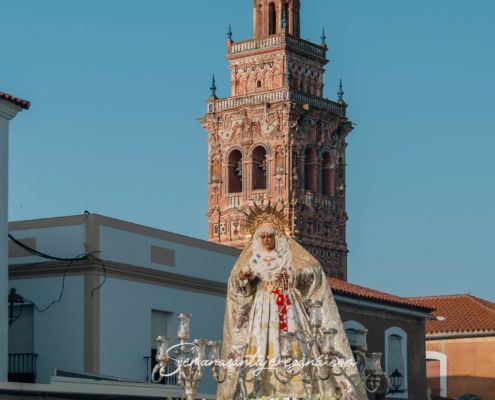 María Santísima de la Esperanza Macarena durante su salida extraordinaria al Convento Madre de Dios, 8 de junio de 2025 5 Procesión diurna histórica de la Esperanza Macarena