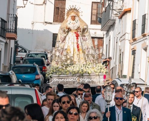 María Santísima de la Esperanza Macarena durante su salida extraordinaria al Convento Madre de Dios, 8 de junio de 2025 6 Procesión diurna histórica de la Esperanza Macarena