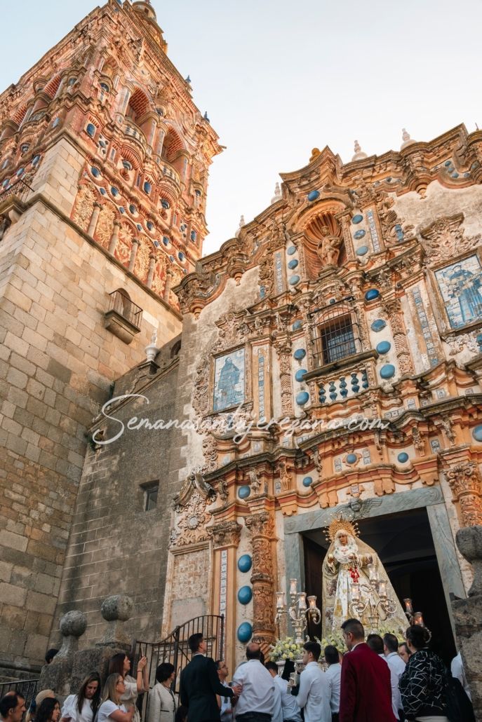 María Santísima de la Esperanza Macarena durante su salida extraordinaria al Convento Madre de Dios, 8 de junio de 2025 María Santísima de la Esperanza Macarena durante su salida extraordinaria al Convento Madre de Dios, 8 de junio de 2025
