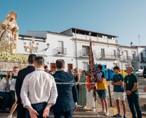 María Santísima de la Esperanza Macarena durante su salida extraordinaria al Convento Madre de Dios, 8 de junio de 2025 8 Procesión diurna histórica de la Esperanza Macarena