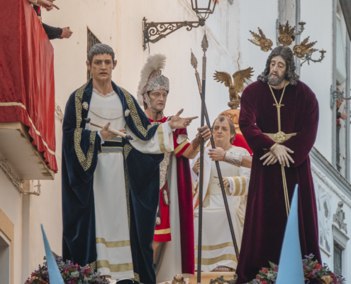 Humildad Jueves Santo en la Semana Santa de Jerez de los Caballeros Jesús ante Pilatos. Jueves Santo en Jerez de los Caballeros. Semanasantajerezana.com