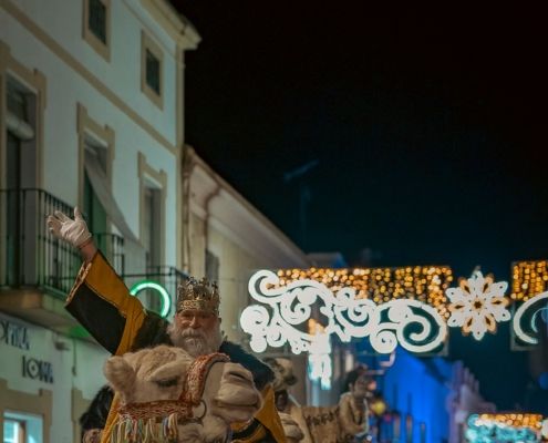 Cabalgata de Reyes Magos 2026 Jerez de los Caballeros Rey Melchor en camello semanasantajerezana Cabalgata de Reyes Magos 2026