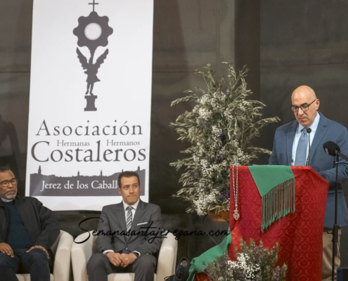 Raúl Gallardo emociona en el Pregón del Costalero en Jerez de los Caballeros Chema Gallardo Chema Gallardo, hermano del pregonero, fue su presentador. Raúl Gallardo emociona en el Pregón del Costalero en Jerez de los Caballeros