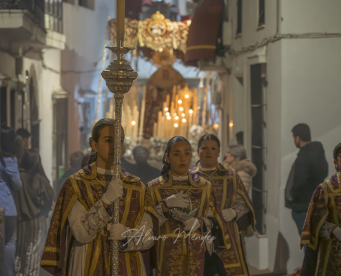 Acolitos Cofradía del Señor Coronado de Espinas Jueves Santo en Jerez de los Caballeros Semanasantajerezana Acolitos Cofradía del Señor Coronado de Espinas Jueves Santo en Jerez de los Caballeros Foto Alvaro Mendez Semanasantajerezana