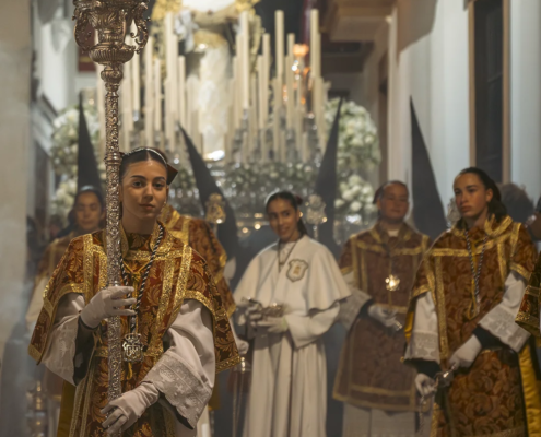 Acolitos Procesion de la Cofradia de la Oracion en el Huerto Martes Santo en la Semana Santa de Jerez de los Caballeros Alvaro Mendez Acolitos Procesion de la Cofradia de la Oracion en el Huerto Martes Santo en la Semana Santa de Jerez de los Caballeros Alvaro Mendez