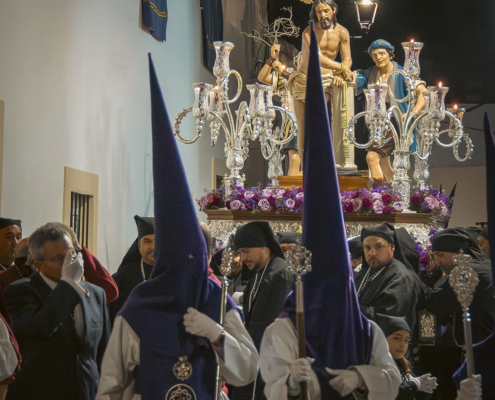 Flagelacion Procesión de la Cofradía del Señor Coronado de Espinas Jueves Santo en la Semana Santa de Jerez de los Caballeros Foto Alvaro Mendez Flagelacion Procesión de la Cofradía del Señor Coronado de Espinas Jueves Santo en la Semana Santa de Jerez de los Caballeros Foto Alvaro Mendez
