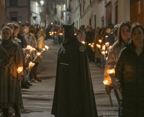 Hermandad de Penitentes del Santísimo Cristo de la Vera Cruz Lunes Santo en la Semana Santa de Jerez de los Caballeros Semanasantajerezana orden Hermandad de Penitentes del Santísimo Cristo de la Vera Cruz Lunes Santo en la Semana Santa de Jerez de los Caballeros Semanasantajerezana orden