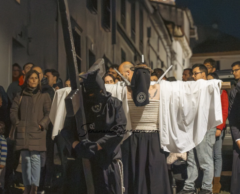 Hermandad de penitentes del Santisimo Cristo de la Vera Cruz Lunes Santo en la Semana Santa de Jerez de los Caballeros penitentes semanasantajerezana Hermandad de penitentes del Santisimo Cristo de la Vera Cruz Lunes Santo en la Semana Santa de Jerez de los Caballeros penitentes semanasantajerezana