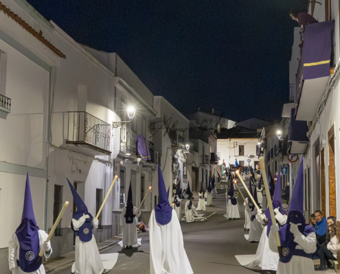 Nazarenos Procesión de la Cofradía del Señor Coronado de Espinas Jueves Santo en la Semana Santa de Jerez de los Caballeros Foto Alvaro Mendez Nazarenos Procesión de la Cofradía del Señor Coronado de Espinas Jueves Santo en la Semana Santa de Jerez de los Caballeros Foto Alvaro Mendez